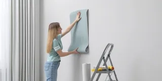 ¿Pintura o papel pintado? Descubre qué opción es mejor para tu hogar según durabilidad, estilo y coste. ¡Personaliza tus paredes con sabiduría!
