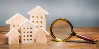Descubre cómo verificar si un piso tiene cargas antes de comprarlo. Sigue estos pasos clave para asegurar una inversión inmobiliaria segura y sin sorpresas.