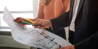 Descubre cómo comprar una vivienda sobre plano en España: ventajas, riesgos, normativa y consejos clave para una compra segura y personalizada.