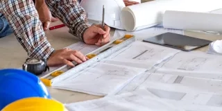 Descubre cómo la normativa urbanística determina los usos del suelo y el potencial de cada terreno para invertir o desarrollar proyectos inmobiliarios.