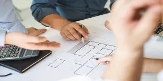 No todas las oportunidades inmobiliarias lo parecen a primera vista. Muchas de las más rentables llegan en forma de activo infrautilizado, de inmueble con uso obsoleto o de terreno cuyo potencial nadie ha sabido todavía articular en un proyecto concreto. La diferencia entre quien ve un problema y quien ve una oportunidad está en la capacidad de análisis y en el conocimiento del mercado que hay detrás de esa mirada.La diferencia entre quien ve un problema y quien ve una oportunidad está en la capacidad de análisis y en el conocimiento del mercado que hay detrás de esa mirada.