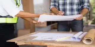 La tentación de poner en el mercado tu nave industrial o tu local comercial tal como está, sin realizar rehabilitaciones, es comprensible: rehabilitar cuesta dinero y tiempo. 