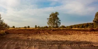 ¿Qué es un solar y en qué se diferencia de un terreno?