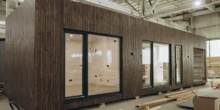 Casa prefabricada vs casa tradicional: ¿qué conviene más en un terreno?