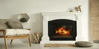 Descubre la chimenea perfecta para tu hogar: clásica de leña, eficiente de gas, ecológica de bioetanol o práctica eléctrica. ¡Calidez garantizada!